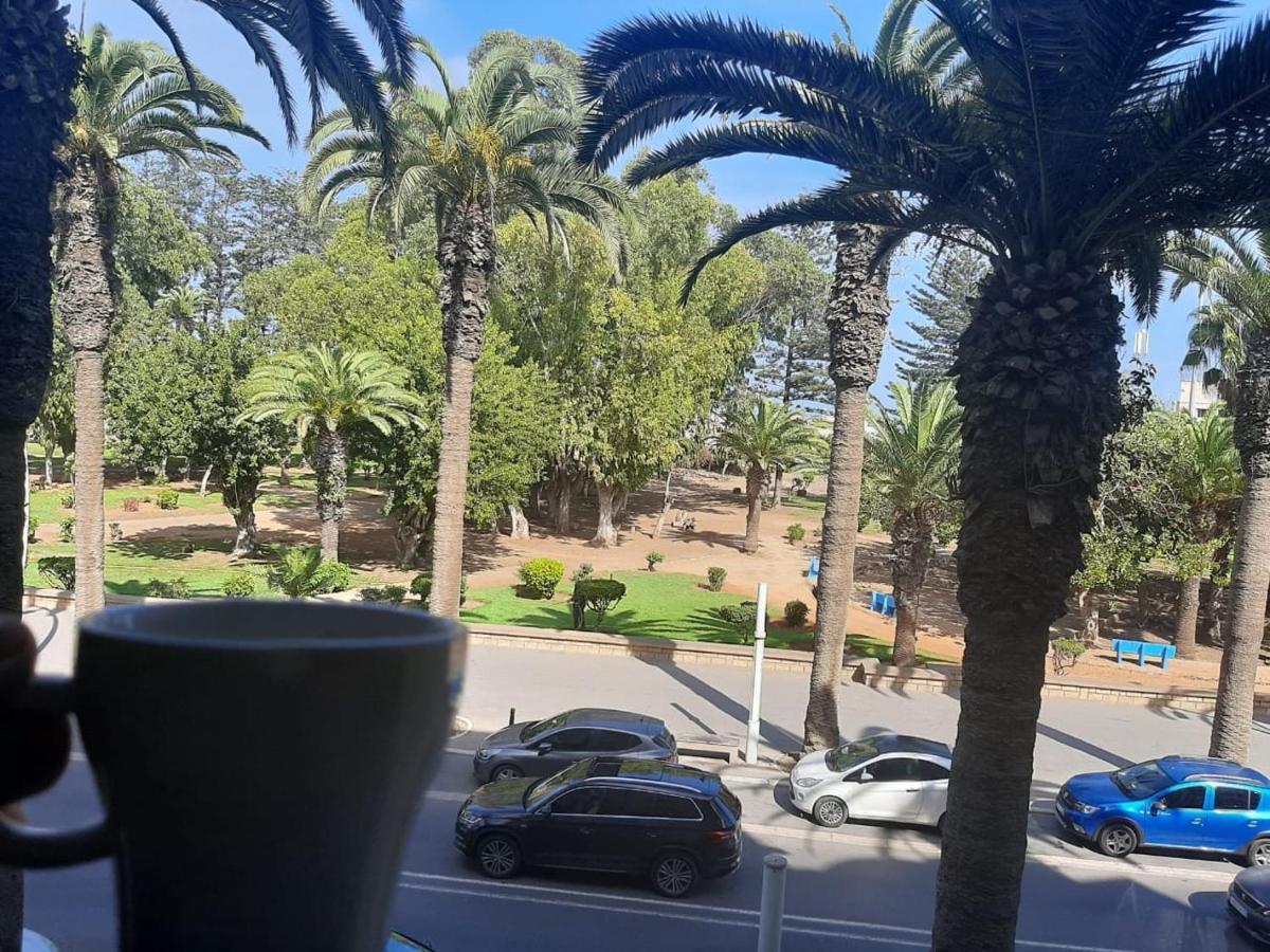 אל ג'אדידה Stay Here, Nice Apartment With Garden View In Center, 1 Min Walk From Beach מראה חיצוני תמונה