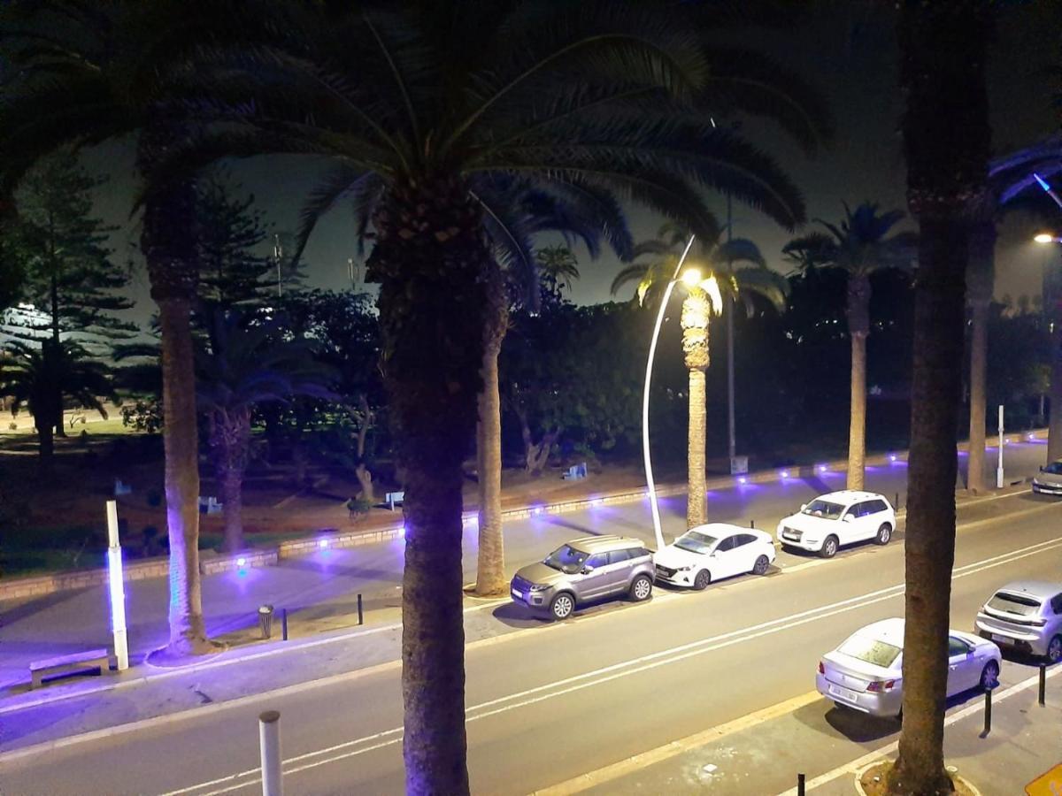 אל ג'אדידה Stay Here, Nice Apartment With Garden View In Center, 1 Min Walk From Beach מראה חיצוני תמונה