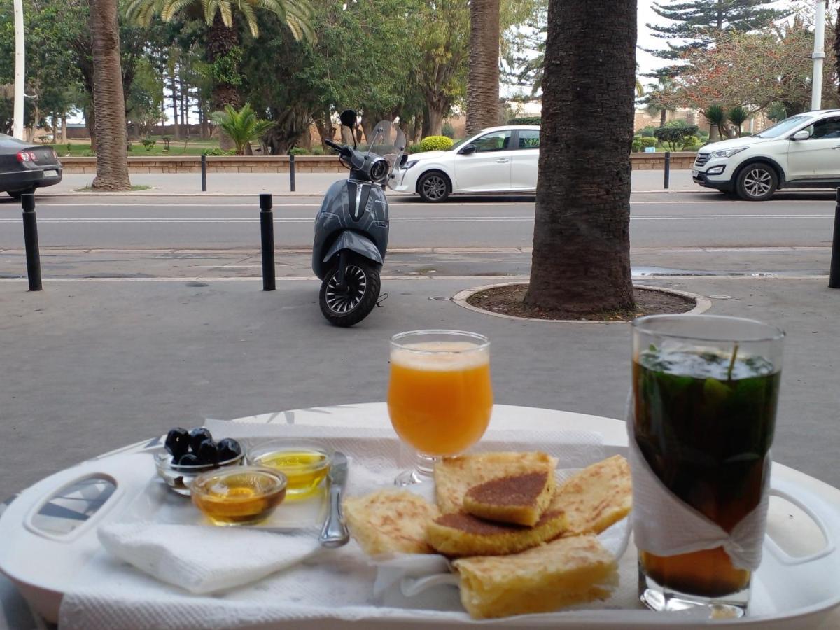 אל ג'אדידה Stay Here, Nice Apartment With Garden View In Center, 1 Min Walk From Beach מראה חיצוני תמונה