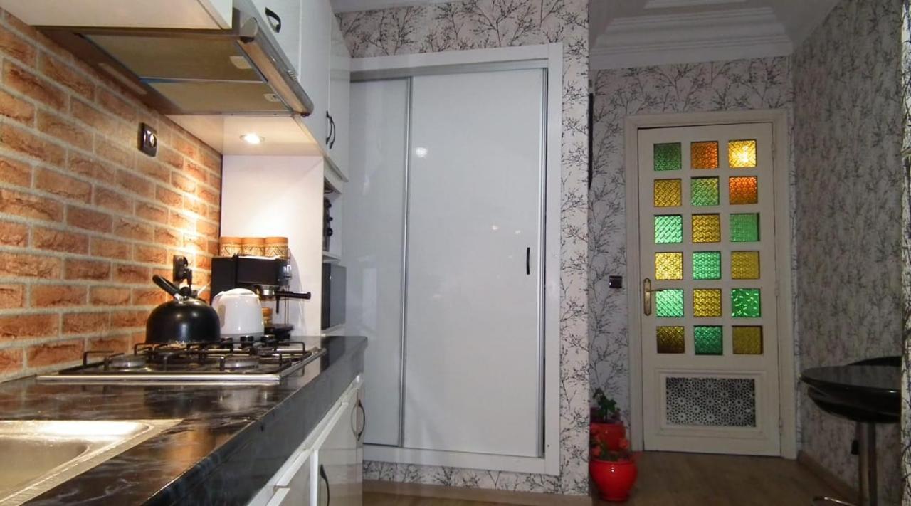 אל ג'אדידה Stay Here, Nice Apartment With Garden View In Center, 1 Min Walk From Beach מראה חיצוני תמונה
