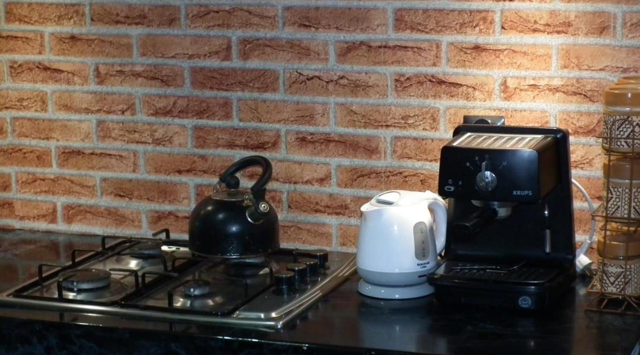 אל ג'אדידה Stay Here, Nice Apartment With Garden View In Center, 1 Min Walk From Beach מראה חיצוני תמונה