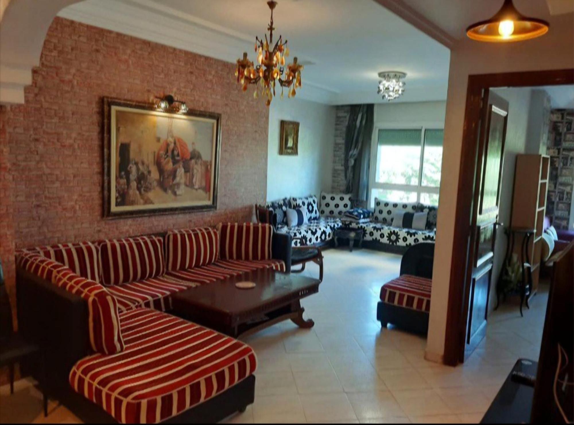 אל ג'אדידה Stay Here, Nice Apartment With Garden View In Center, 1 Min Walk From Beach מראה חיצוני תמונה